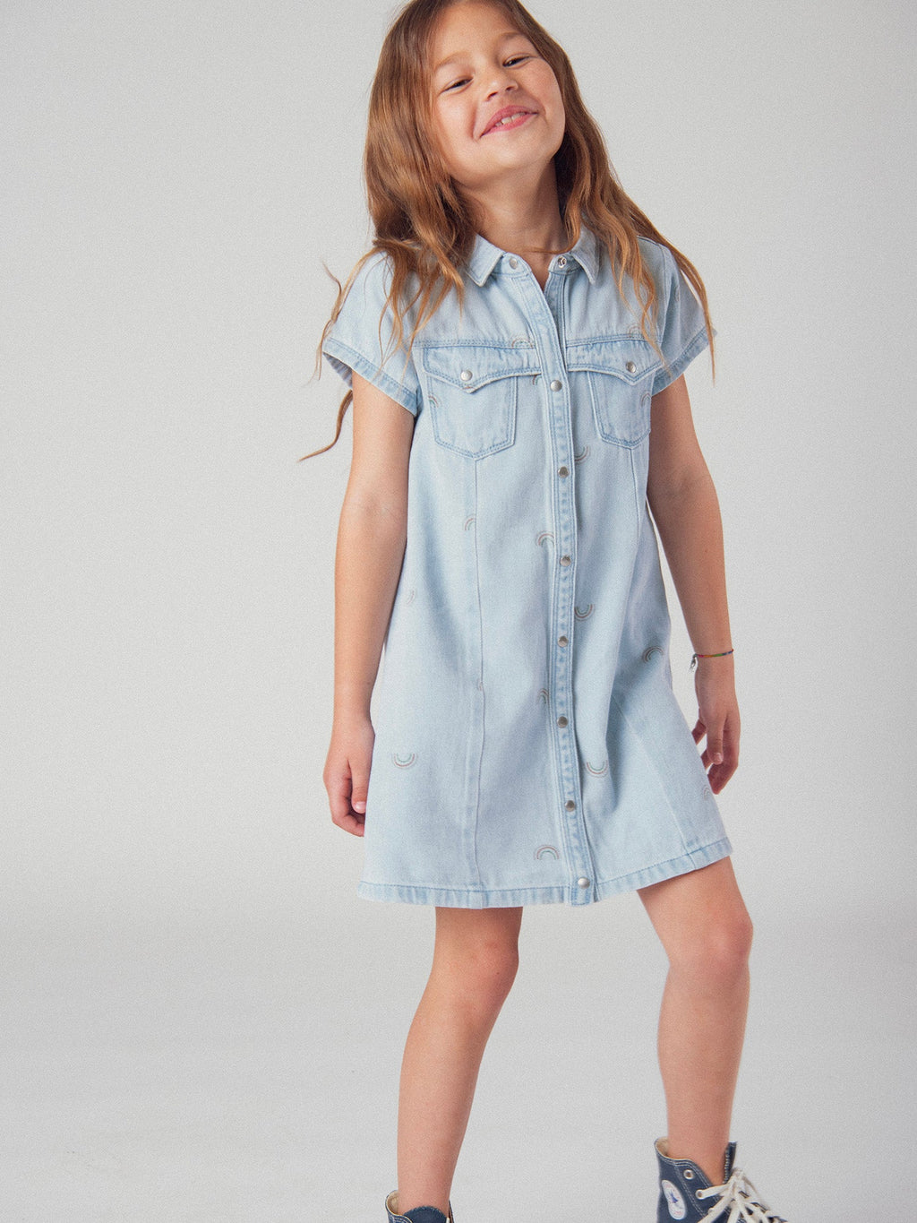 Robe en denim bleu clair et imprimé arc en ciel pour fille - 2